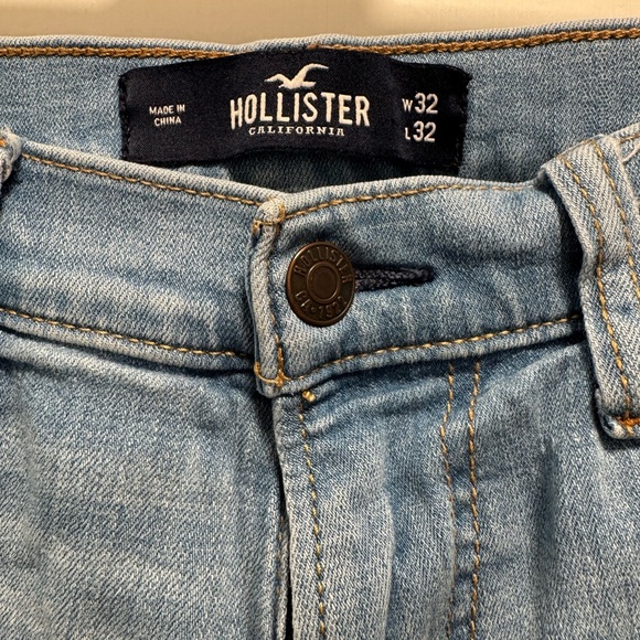 Gently Used Hollister Ripped Light Wash Mens Skinny Jeans Size 32W x 32L - Picture 3 of 5